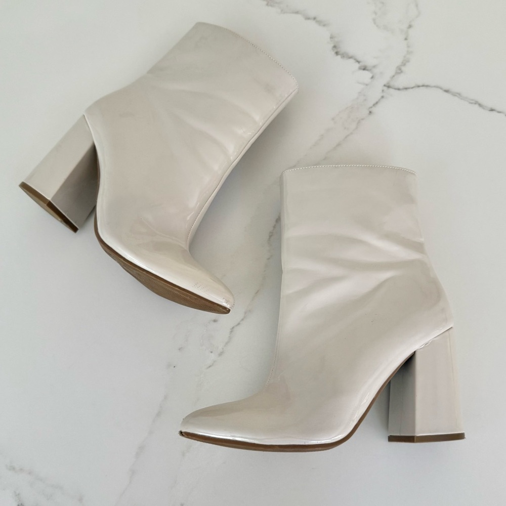 White Ankle GoGo Boots 🤍🪩